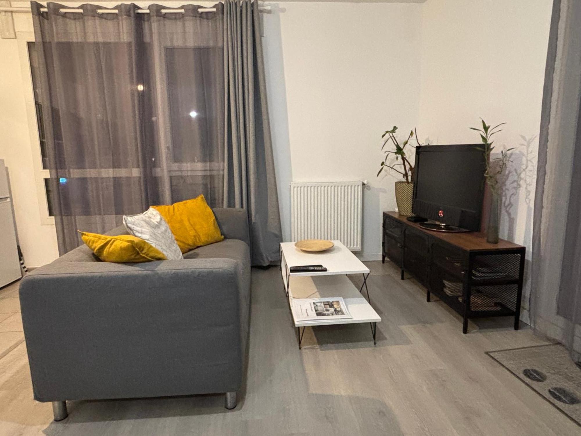 Villejuif - Metro Leo Lagrange - 2 Pieces Avec Balcon מראה חיצוני תמונה